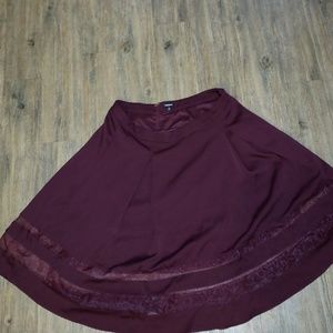 Torrid Maroon pleated midi skirt
